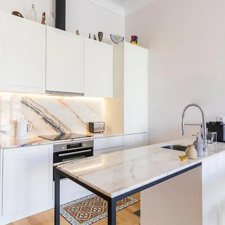 Duque Flat - Ac & Balcony By Lovelystay Apartamento